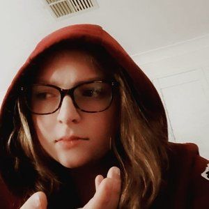 Meet your Posher, Alexandra